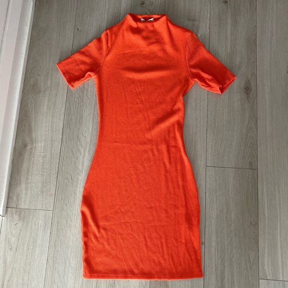 Orange mini dress - Picture 1 of 9